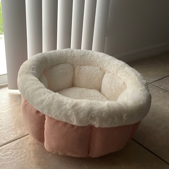 Really good condition ; Looks like brand new . - Picture 1 of 3